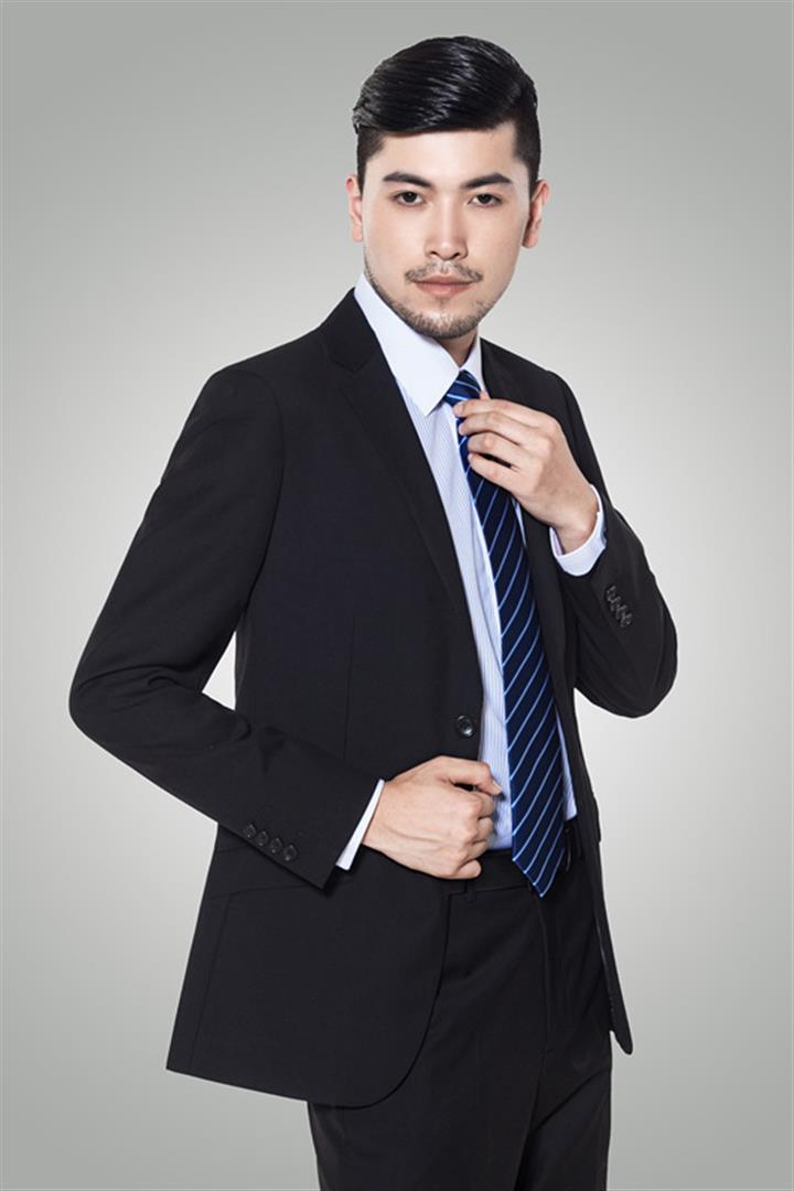 尹清 视觉与舞美负责人